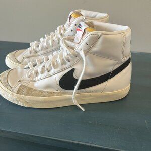 Women's Nike Blazer Mid 77 - White/Black-Sail - Women's size 9